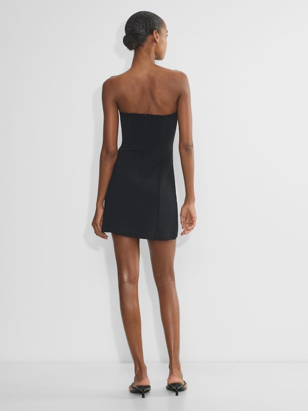 NWT Aritzia Wilfred Rarity Strapless Mini Dress Size 4 Black - Picture 4 of 7